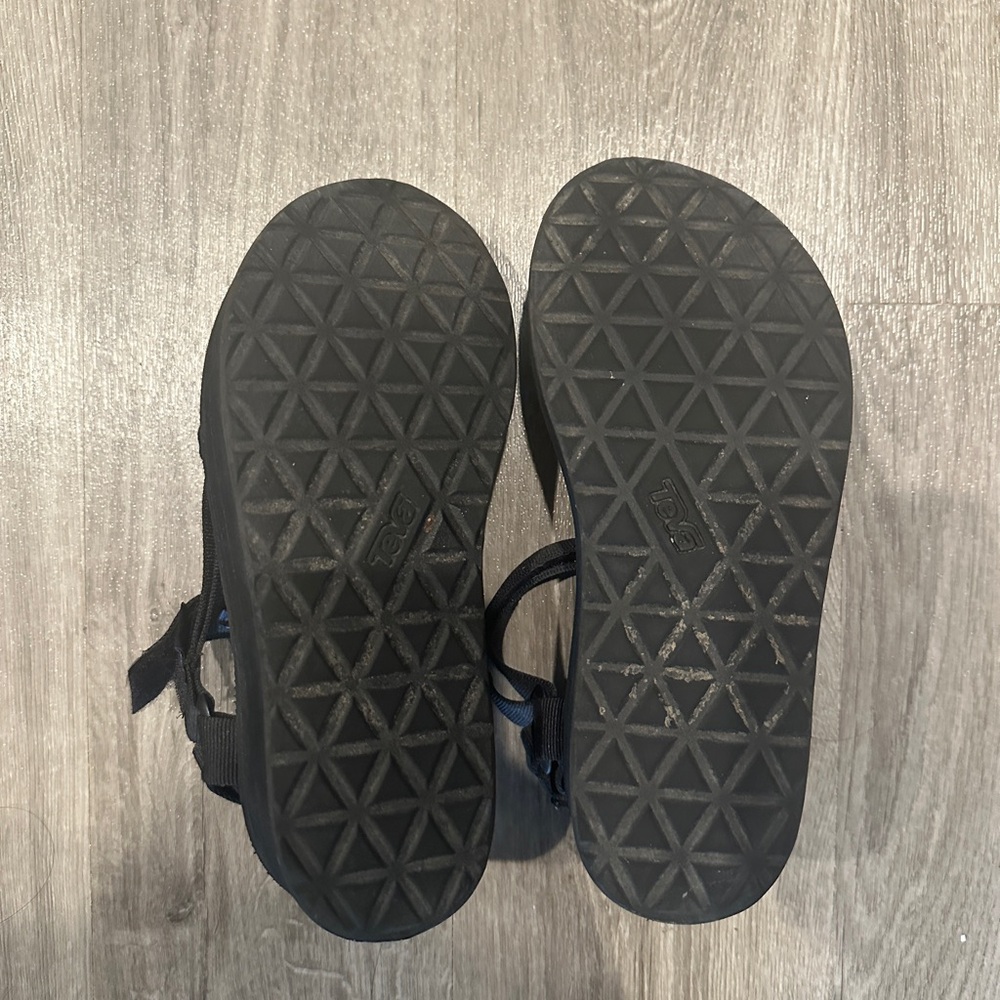 Teva Flatform Universal Sandal - Picture 3 of 8